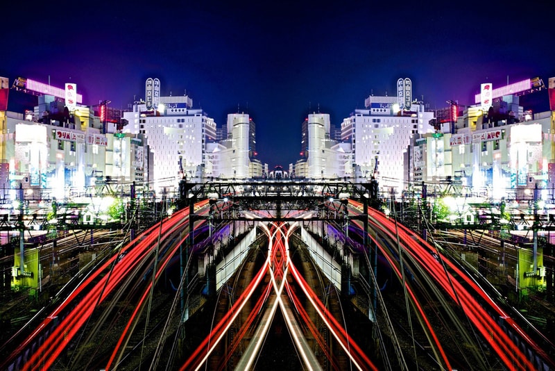 Symmetric Light Photography by Sinichi Higashi