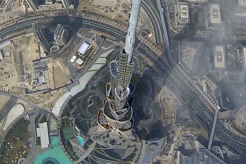 Hackers Fly Drones Over the Burj Khalifa