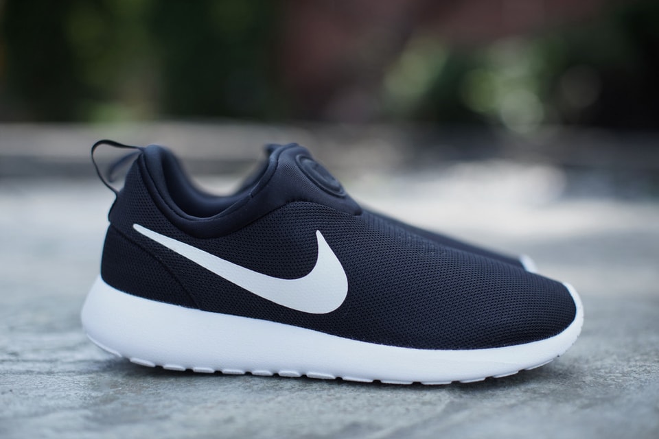 Nike roshe run slip-on ~ black ~ white Clearance