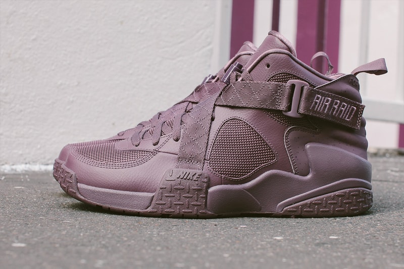 A Closer Look at the Pigalle x Nike Air Raid