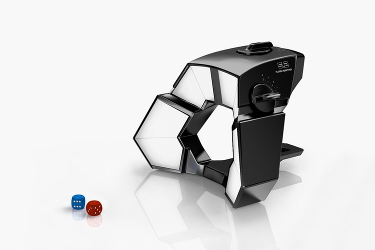 Flash Adapter Diffuses Flash Into Multiple Channels