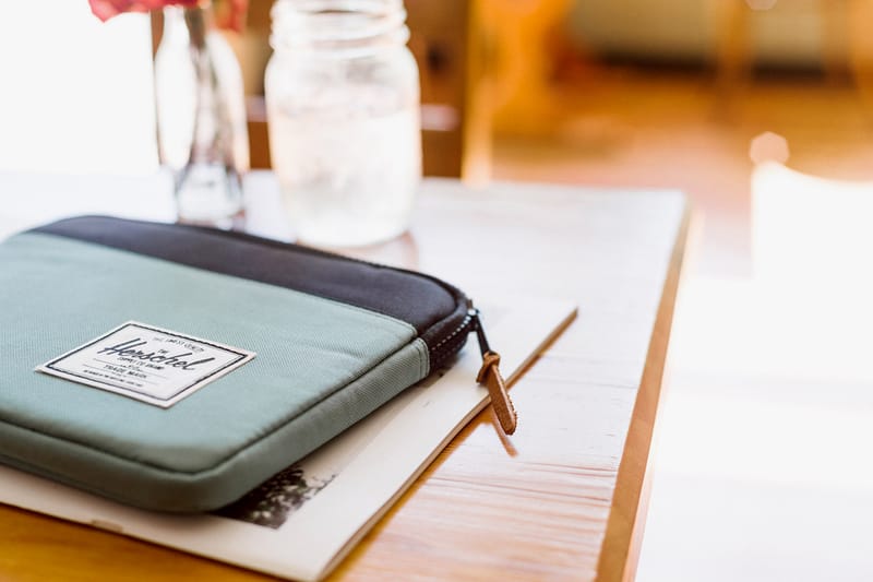 herschel supply co laptop sleeve