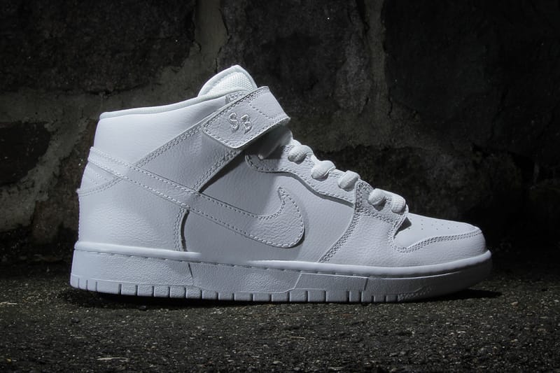 nike dunk mid white