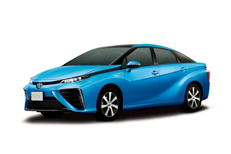 Toyota Reveals New Hydrogen Fuel Cell Sedan