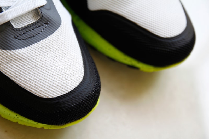 A Closer Look at the Nike Air Max Lunar1 White/Cool Grey-Volt-Black