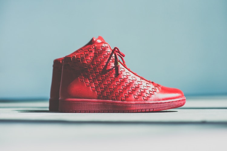 Air Jordan Shine "Varsity Red"