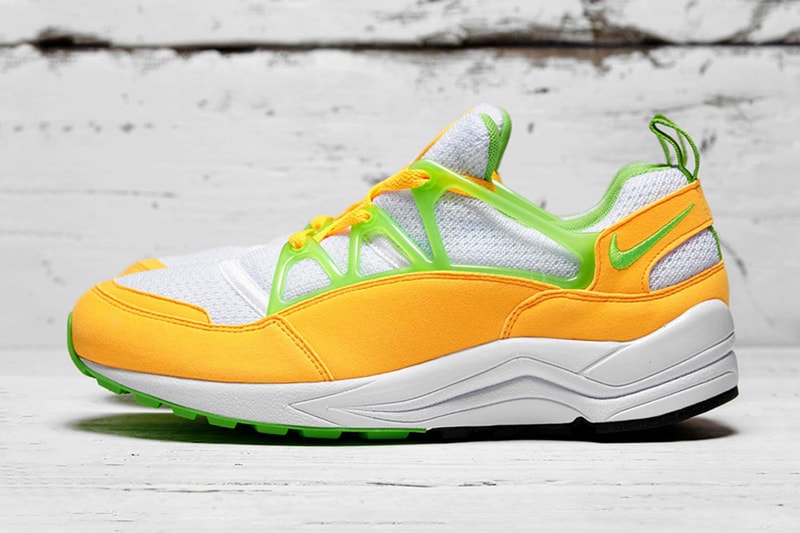 Nike Air Huarache Light "Atomic Mango"