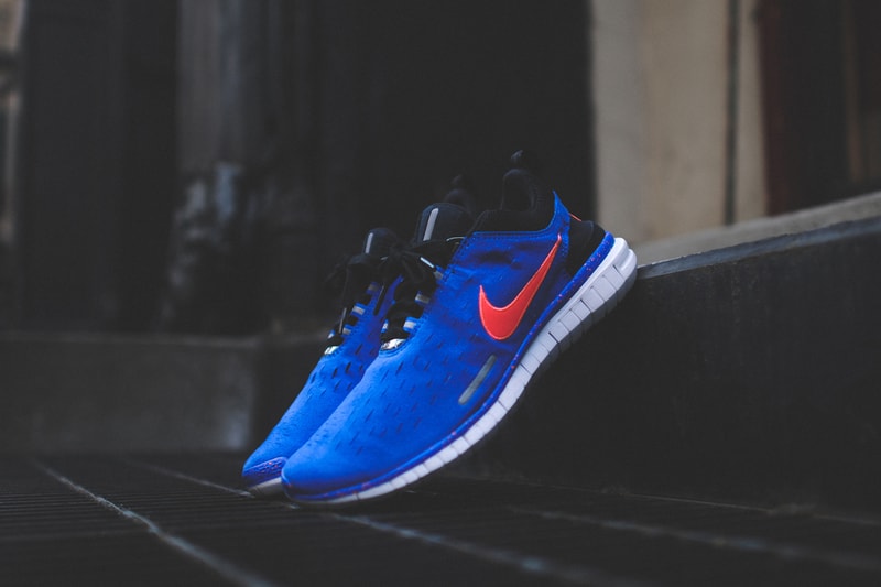 Nike Free OG 2014 Hyper Crimson & Hyper Cobalt 
