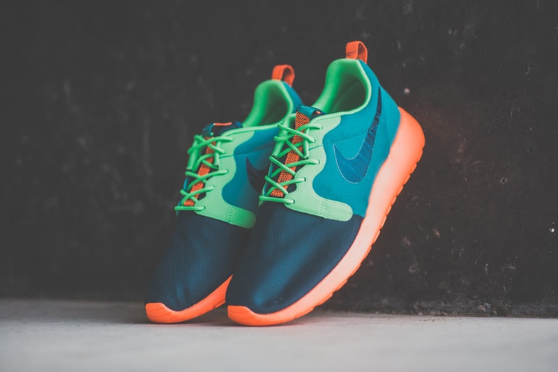 Nike Roshe Run Hyperfuse Team Red & Catalina/Poison Green