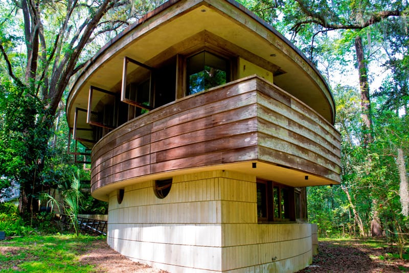 Frank Lloyd Wright's Hemicycle Spring House Looking to Raise $100,000 USD for Restoration