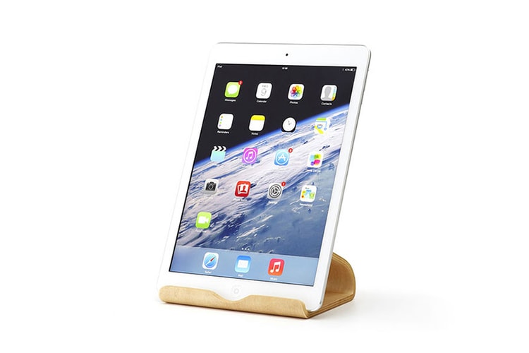 Moku's "Desktop Furniture " Beautifully Displays Your Tablets and Laptop