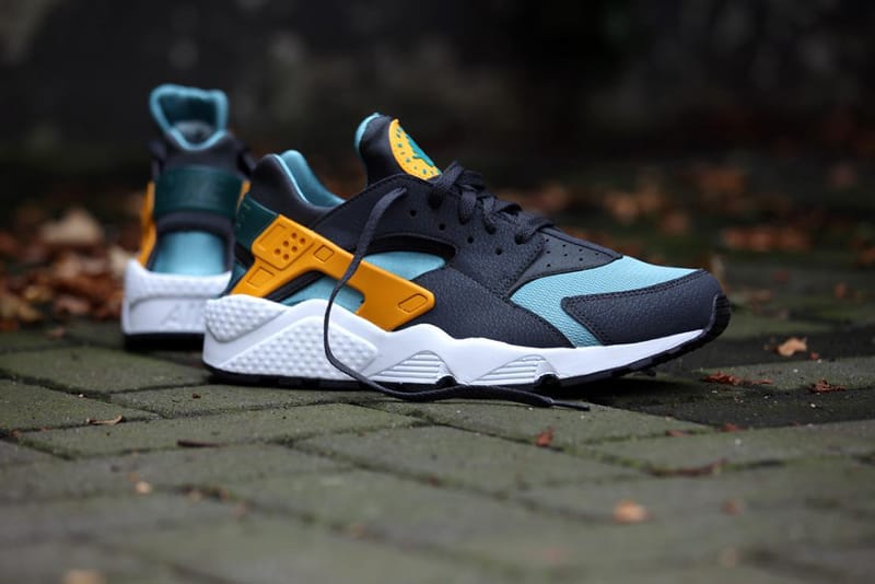 nike huarache mustard