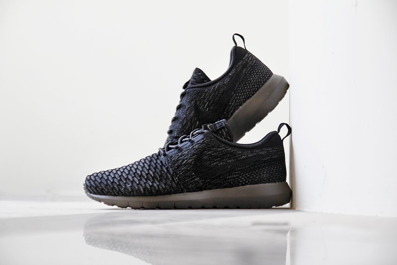 A Closer Look at the Nike Flyknit Roshe Run “Midnight Fog”