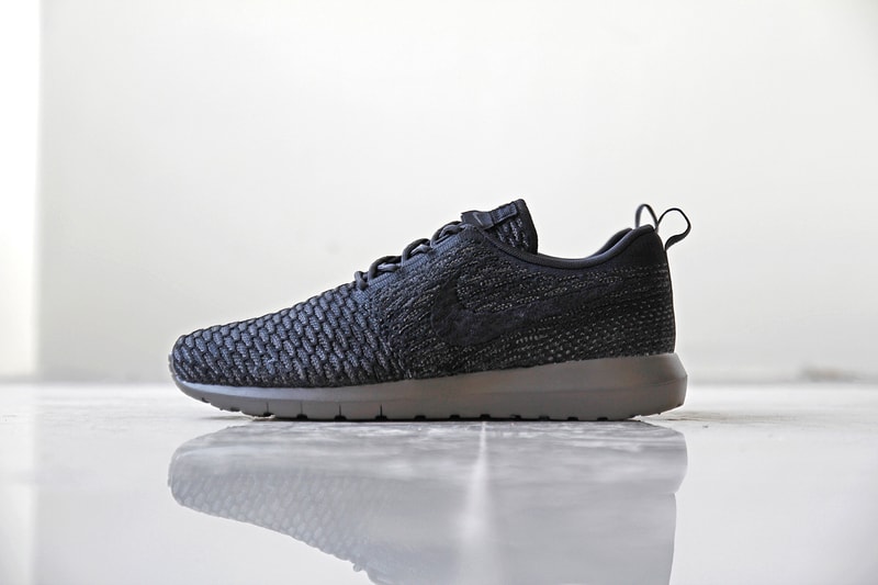 A Closer Look at the Nike Flyknit Roshe Run “Midnight Fog”