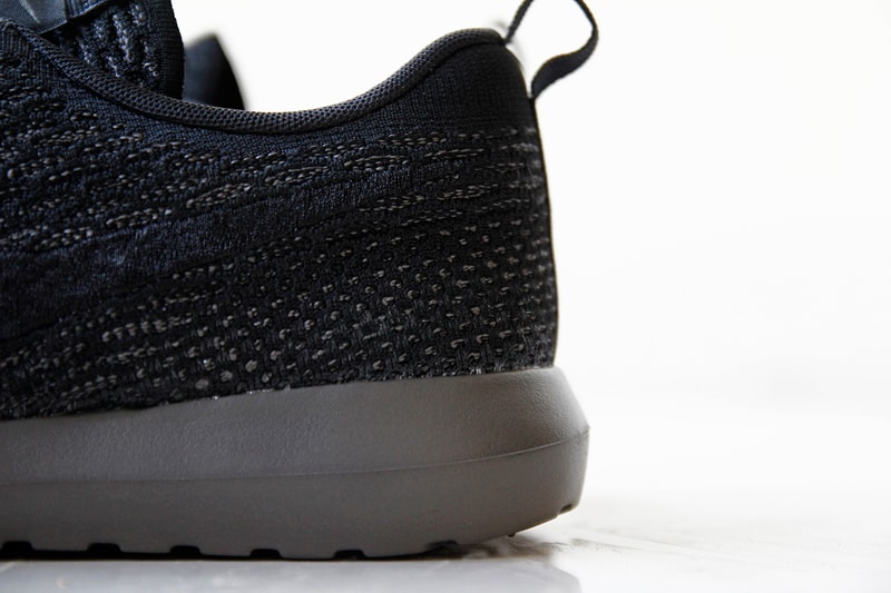 A Closer Look at the Nike Flyknit Roshe Run “Midnight Fog”