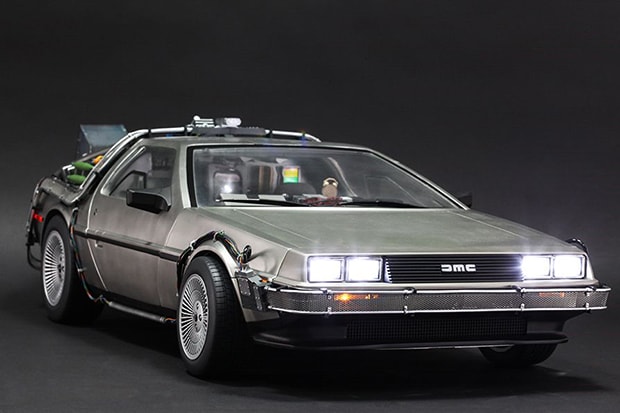 Hot Toys x Back to the Future DeLorean Time Machine Collectible