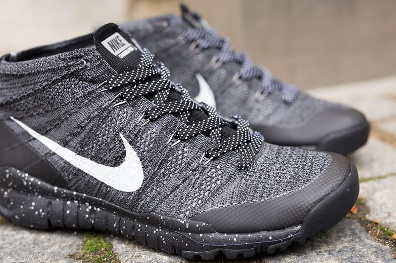 nike flyknit trainer chukka fsb black/sail-dark grey-light charcoal