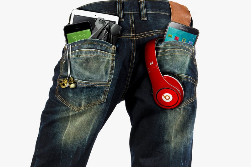 POLLS: Is Tech More Important Than Fashion for the Youth? 