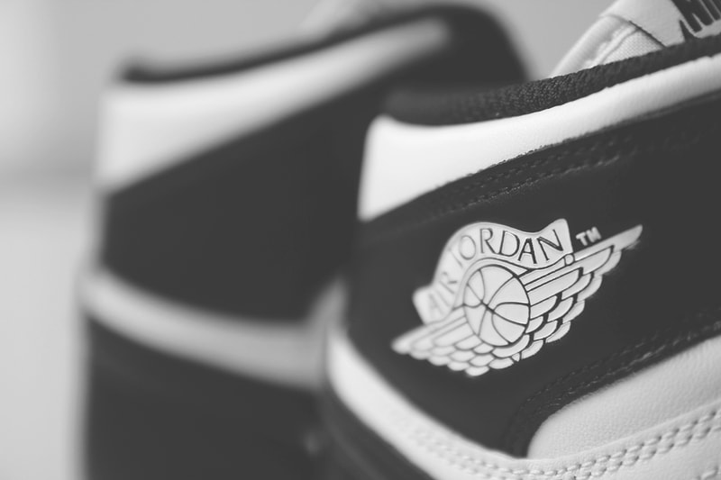 Air Jordan 1 Retro High OG Black/White