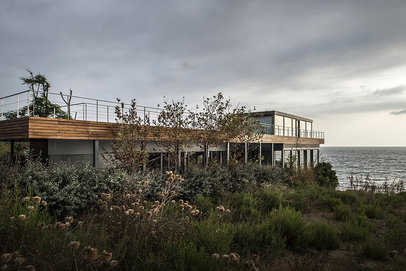 BLANKPAGE Architects Develops Beach House in Lebanon