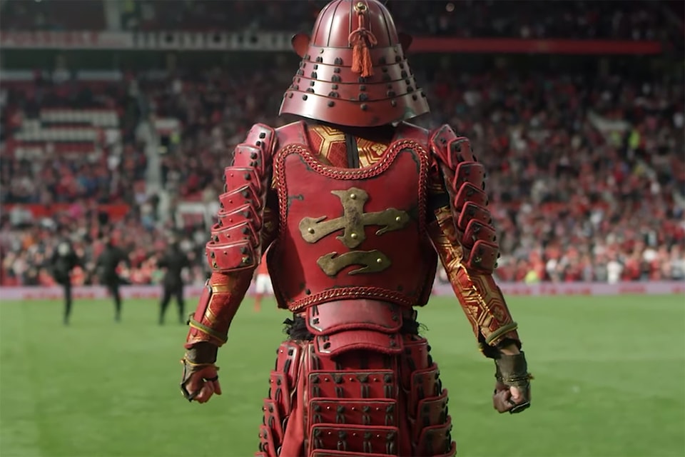 Samurai Armor can be seen at the stadium. The QR code leads to the