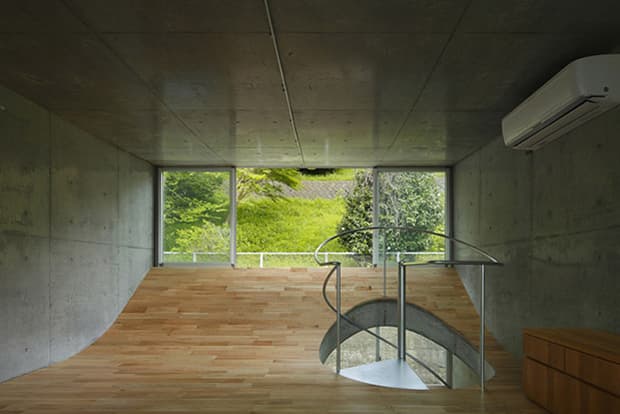 Takeshi Hosaka Architects Presents Byoubugaura House in Yokohama