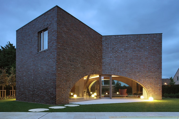 Villa Moerkensheide by Dieter De Vos Architecten