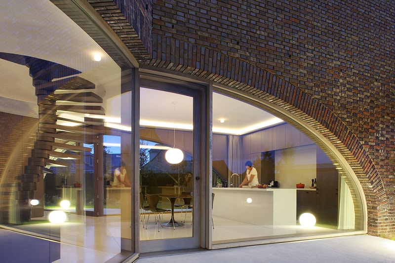 Villa Moerkensheide by Dieter De Vos Architecten 
