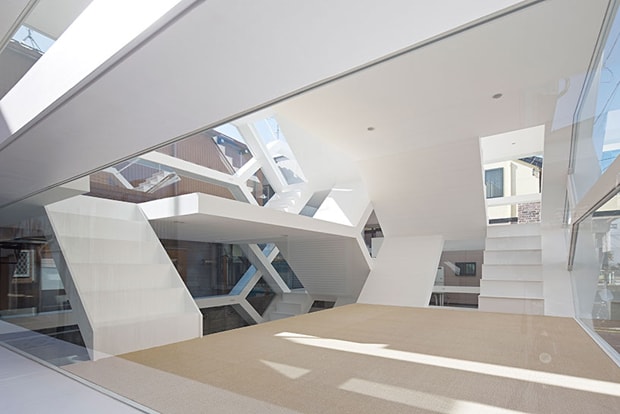 Yuusuke Karasawa Architects Presents the Layered "S House"