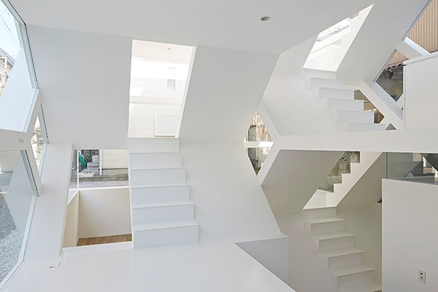 Yuusuke Karasawa Architects Presents the Layered "S House"