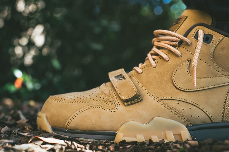 nike air trainer 1 mid wheat