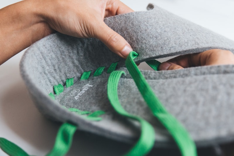 Lasso Flat-Packed Slippers