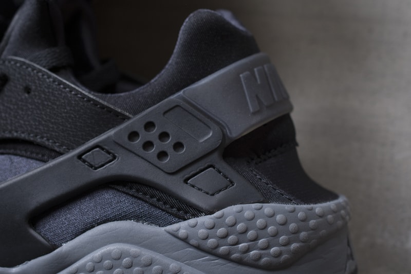 Nike Air Huarache Black/Dark Grey