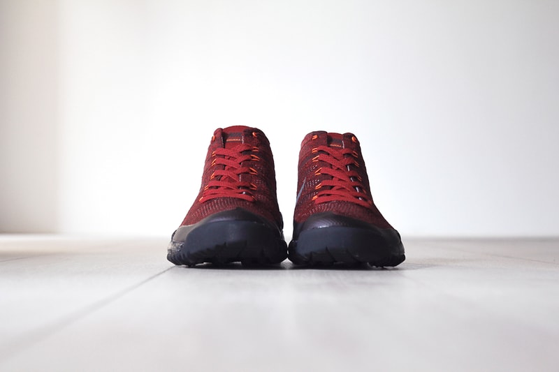Nike Flyknit Trainer Chukka SFB "University Red"