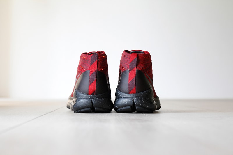 Nike Flyknit Trainer Chukka SFB "University Red"