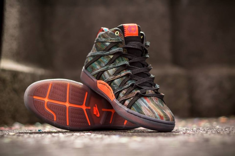 Nike KD7 NSW Lifestyle Black/Hyper Crimson-Metallic Gold