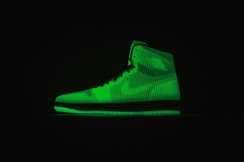 glow in the dark nike jordans