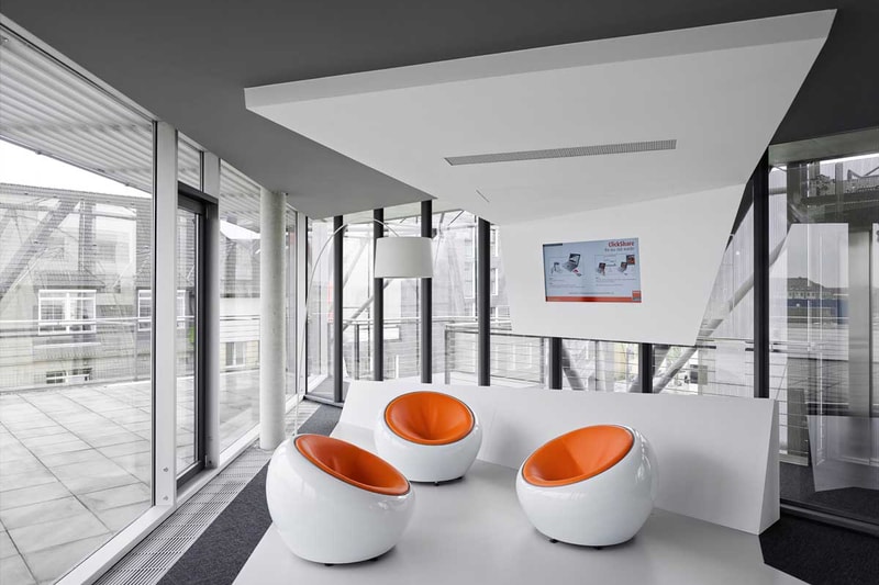 A Look inside the INNOCEAN Headquarters by Ippolito Fleitz Group 