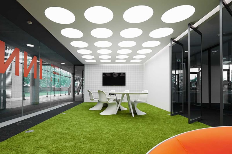 A Look inside the INNOCEAN Headquarters by Ippolito Fleitz Group 