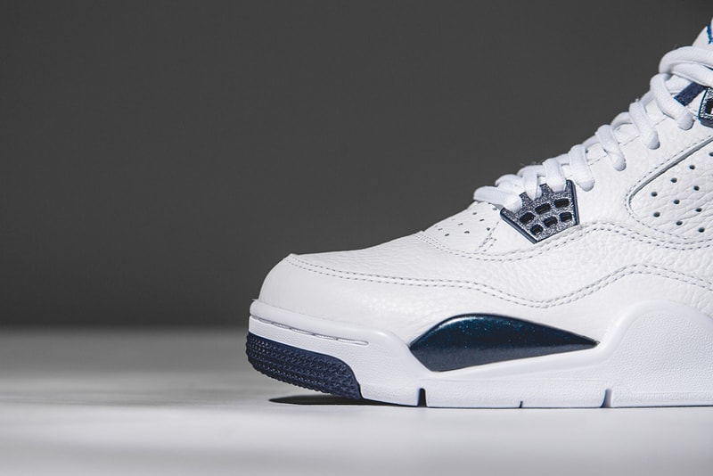 Air Jordan 4 Retro Remastered "Columbia"
