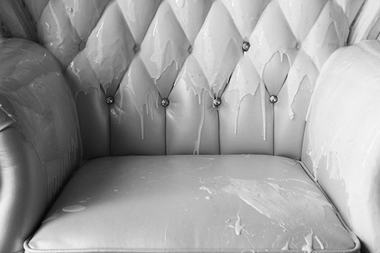 Bentu Design & Guangzhou Academy of Fine Arts Students Create A Concrete Sofa