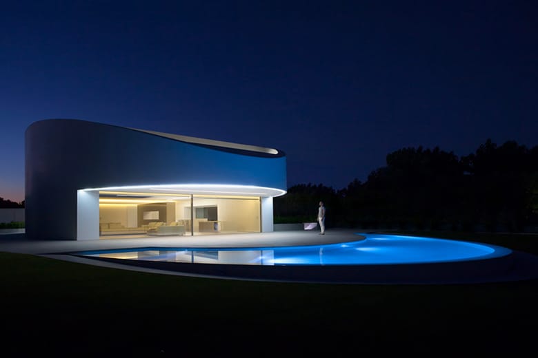 Casa Balint by Fran Silvestre Arquitectos