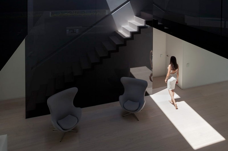 Casa Balint by Fran Silvestre Arquitectos
