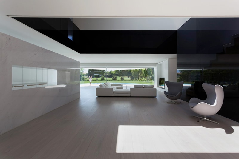 Casa Balint by Fran Silvestre Arquitectos