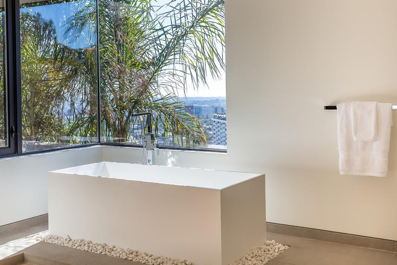 A Look Inside a $7 Million USD Modern Hollywood Hills Home