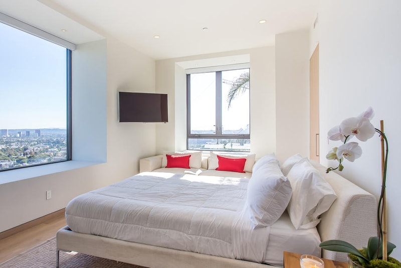 A Look Inside a $7 Million USD Modern Hollywood Hills Home