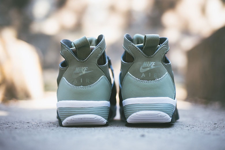 Nike Air Trainer Huarache "Medium Olive"