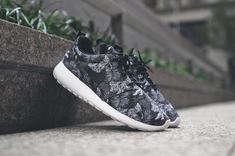 Nike Roshe Run "Greyscale Palm"