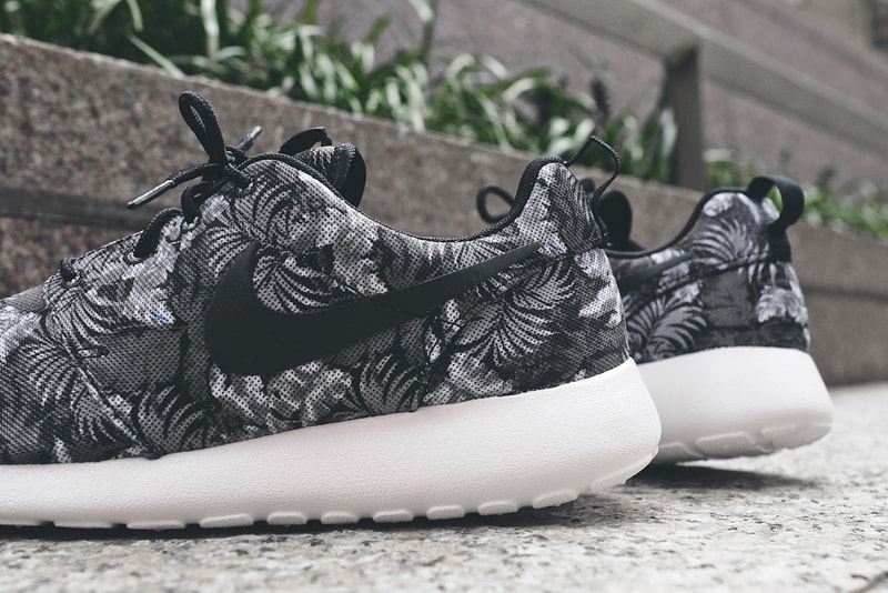 Nike Roshe Run "Greyscale Palm"