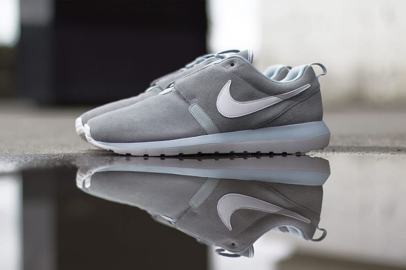 nike roshe run all white